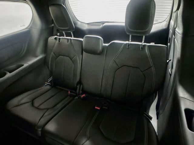 2027 Chrysler Pacifica LX