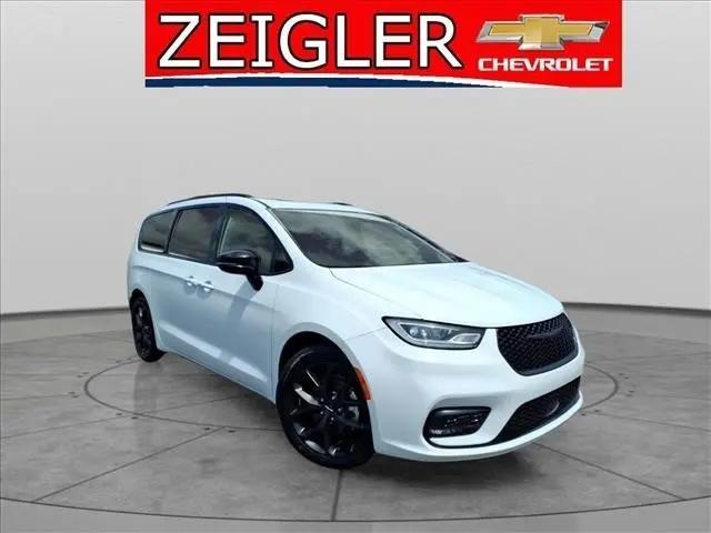 2025 Chrysler Pacifica Limited for sale in Claysburg, PA