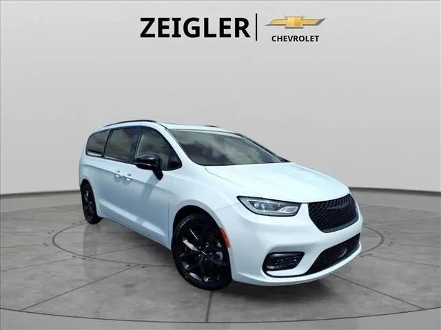 2025 Chrysler Pacifica Limited for sale in Claysburg, PA