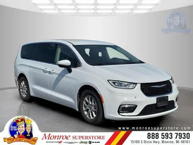 2023 Chrysler Pacifica Touring L for sale in Monroe, MI