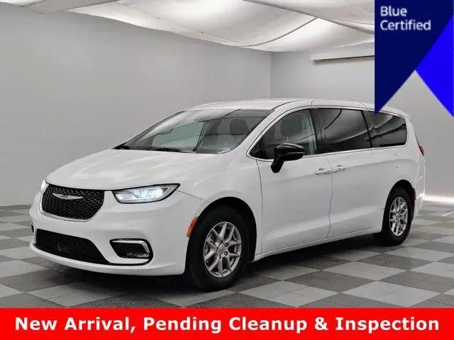2024 Chrysler Pacifica Touring L for sale in Granger, IA