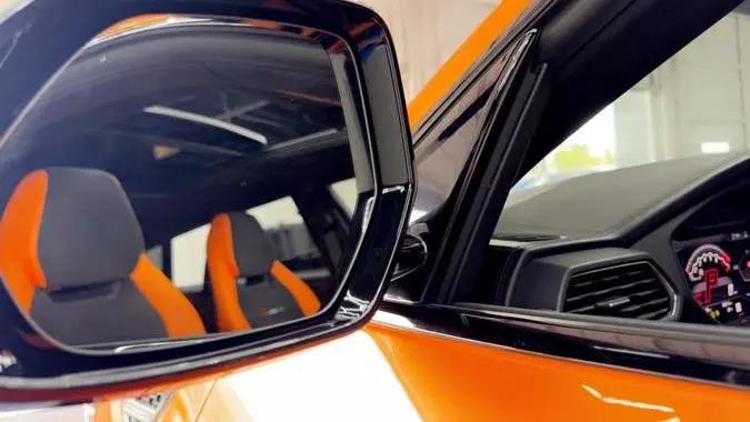 2021 Lamborghini Urus Pearl Capsule