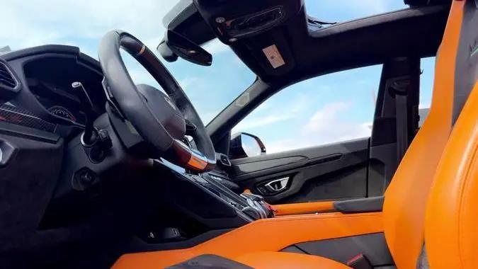 2021 Lamborghini Urus Pearl Capsule