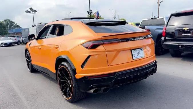 2021 Lamborghini Urus Pearl Capsule