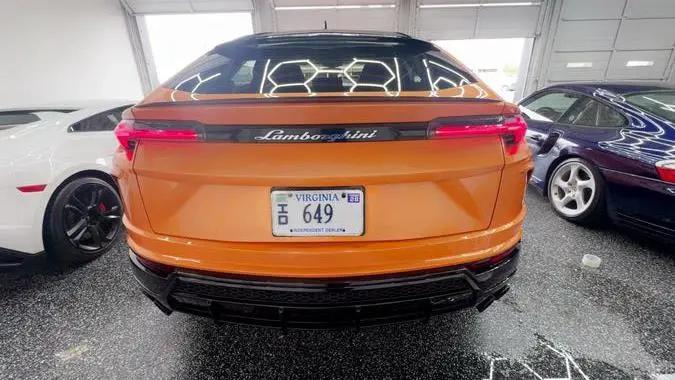2021 Lamborghini Urus Pearl Capsule