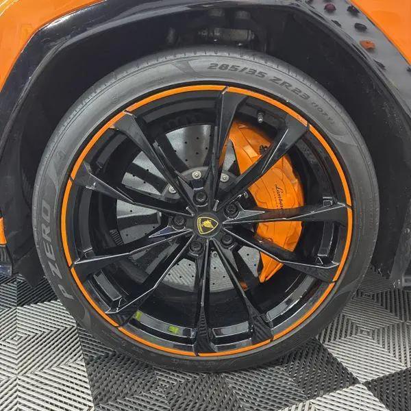 2021 Lamborghini Urus Pearl Capsule
