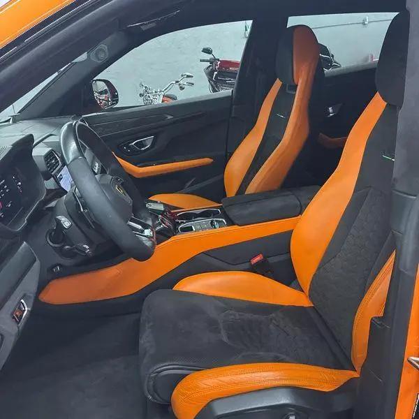 2021 Lamborghini Urus Pearl Capsule