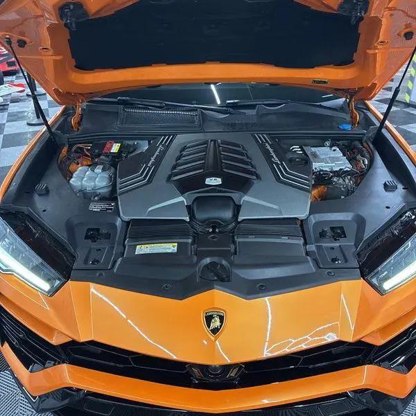 2021 Lamborghini Urus Pearl Capsule