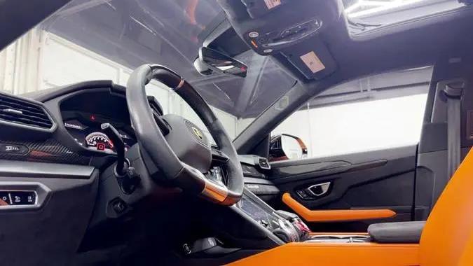 2021 Lamborghini Urus Pearl Capsule