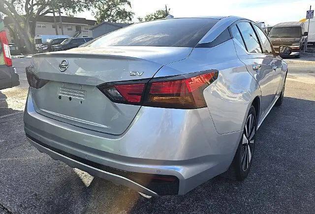 2021 Nissan Altima SV FWD