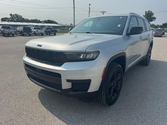 2023 Jeep Grand Cherokee L Altitude 4x4 for sale in Davenport, IA