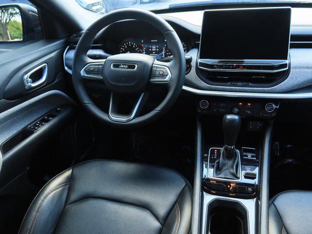 2024 Jeep Compass Latitude Lux FWD