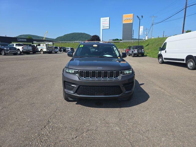2023 Jeep Grand Cherokee Laredo X 4x4 2023 Jeep Grand Cherokee Laredo X 4x4