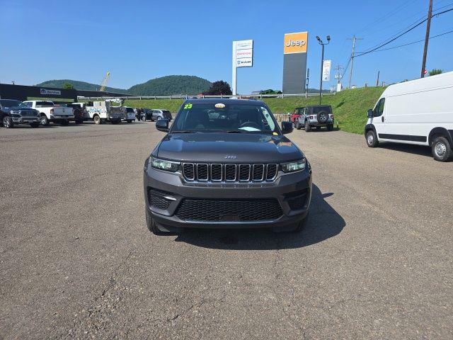 2023 Jeep Grand Cherokee Laredo X 4x4 2023 Jeep Grand Cherokee Laredo X 4x4