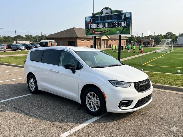 2024 Chrysler Pacifica Touring L for sale in Frankenmuth, MI