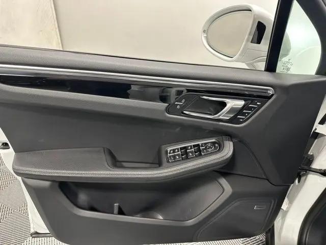 2024 Porsche Macan Macan