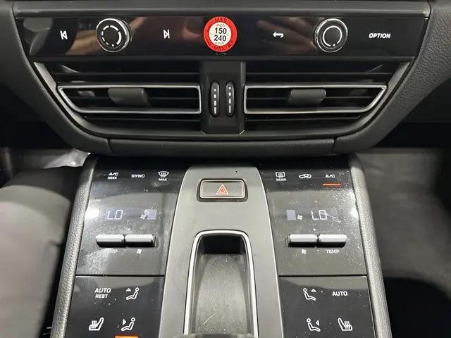 2024 Porsche Macan Macan