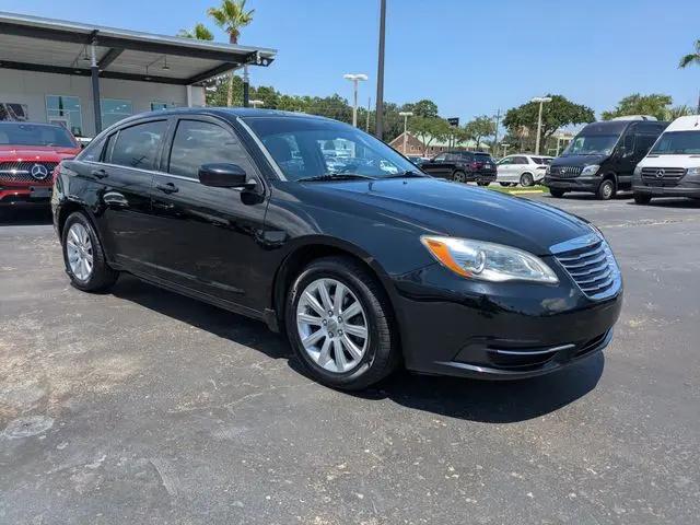 2013 Chrysler 200 Touring
