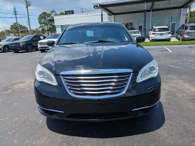 2013 Chrysler 200 Touring