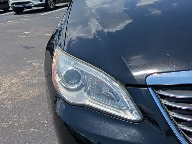 2013 Chrysler 200 Touring