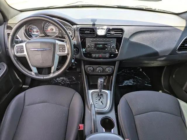 2013 Chrysler 200 Touring