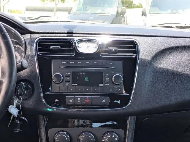 2013 Chrysler 200 Touring