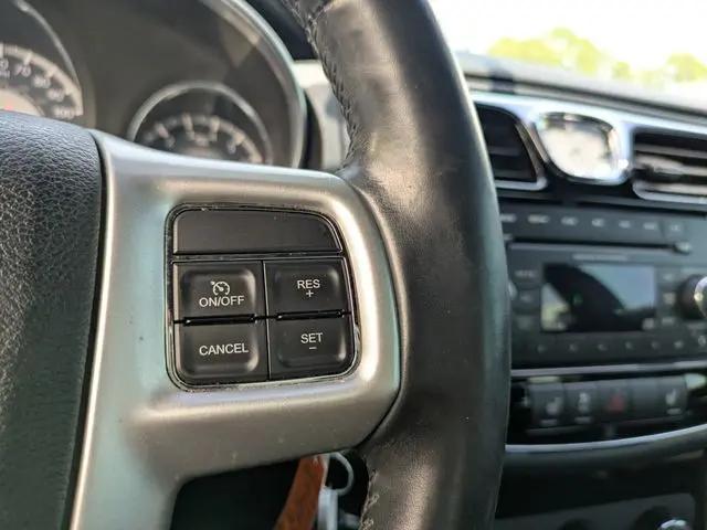 2013 Chrysler 200 Touring