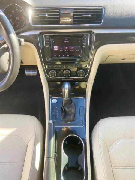 2019 Volkswagen Passat 2.0T SE R-Line