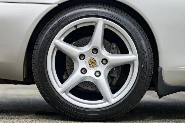 2002 Porsche 911 Carrera