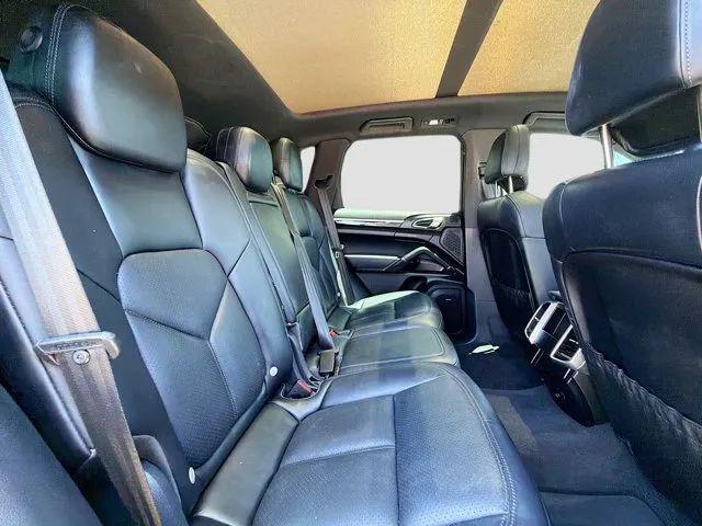 2016 Porsche Cayenne Base