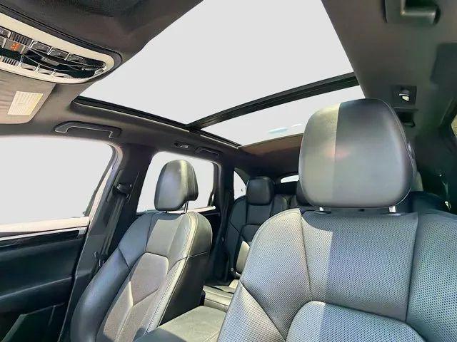 2016 Porsche Cayenne Base