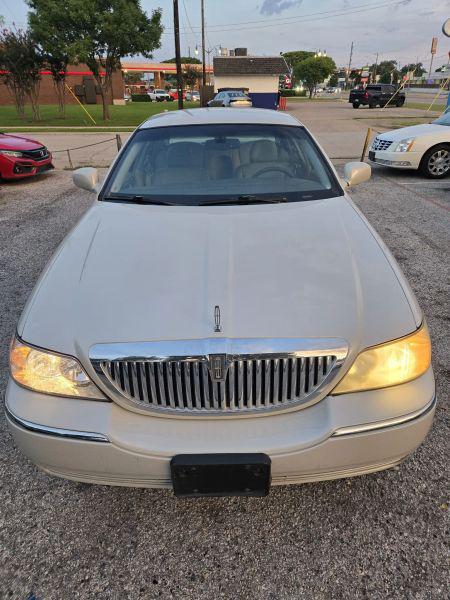 2007 Lincoln Town Car Signature for sale in Garland, TX