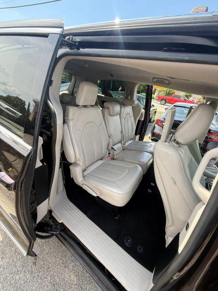 2017 Chrysler Pacifica Touring-L Plus