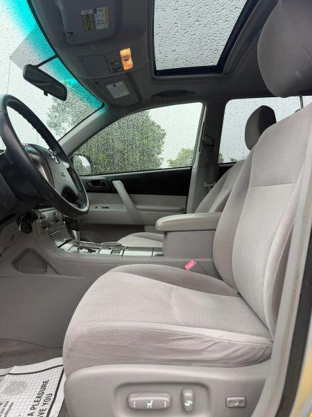 2009 Toyota Highlander Base