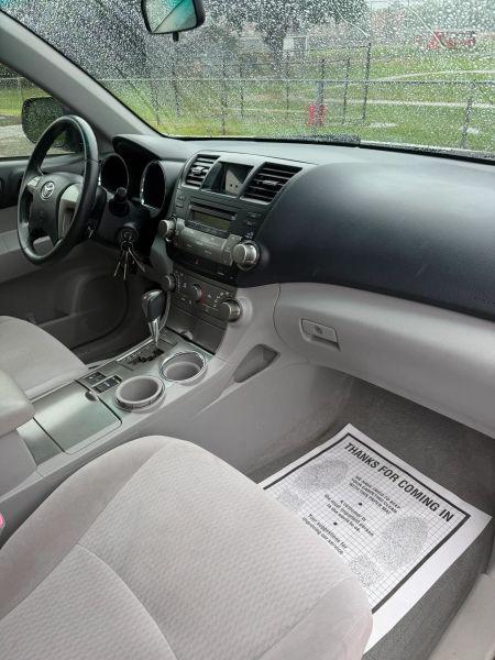 2009 Toyota Highlander Base