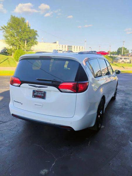 2018 Chrysler Pacifica Touring Plus