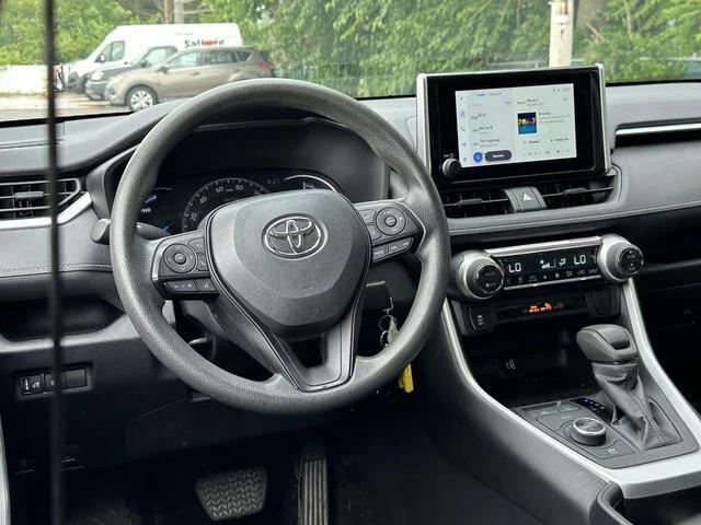 2024 Toyota RAV4 Hybrid LE 2024 Toyota RAV4 Hybrid LE