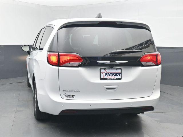 2027 Chrysler Pacifica LX