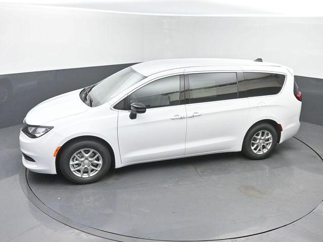 2027 Chrysler Pacifica LX