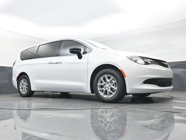 2027 Chrysler Pacifica LX
