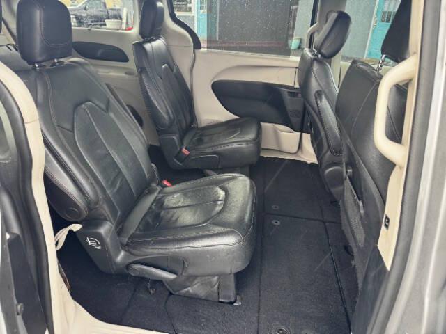 2017 Chrysler Pacifica Touring-L