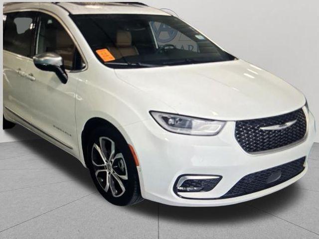 2025 Chrysler Pacifica Pinnacle