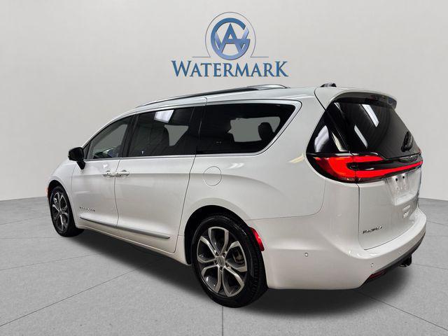 2025 Chrysler Pacifica Pinnacle