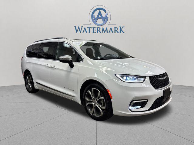 2025 Chrysler Pacifica Pinnacle