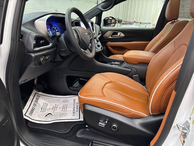 2025 Chrysler Pacifica Pinnacle