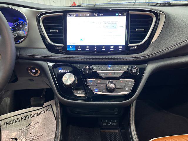 2025 Chrysler Pacifica Pinnacle