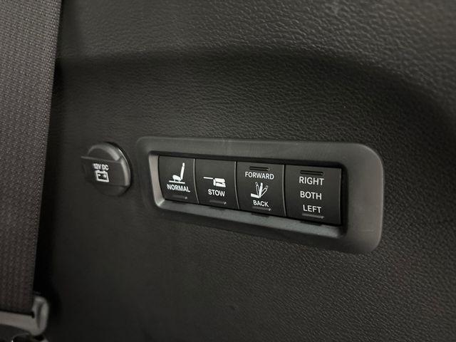 2025 Chrysler Pacifica Pinnacle