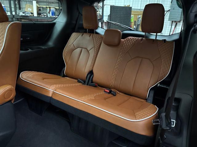 2025 Chrysler Pacifica Pinnacle