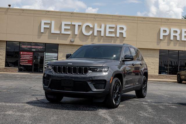 2025 Jeep Grand Cherokee Laredo X 4x4 for sale in JOPLIN, MO