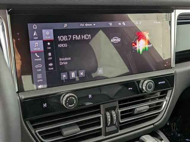 2026 Porsche Macan AWD